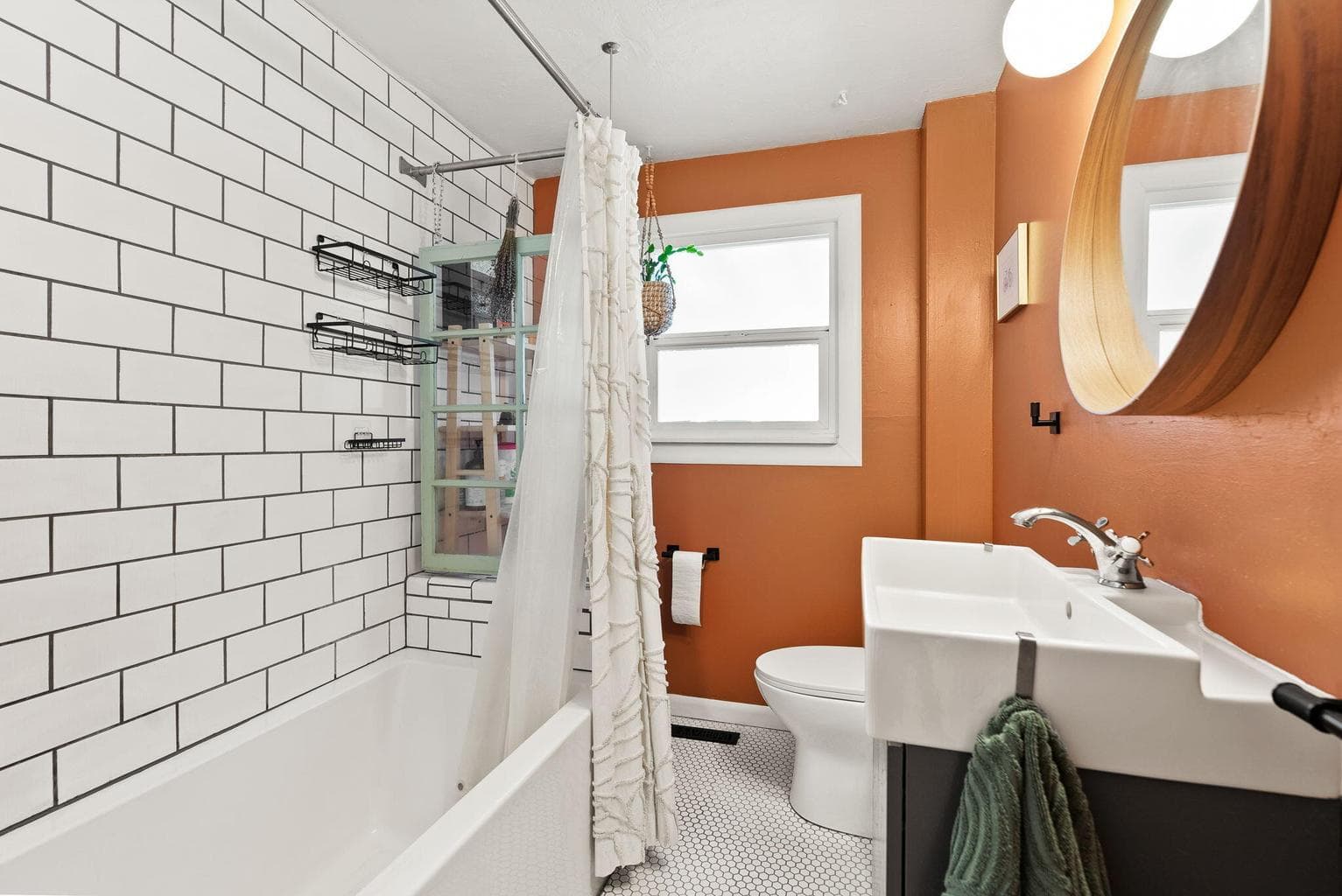 Photo of 845 NE 8th Street 19 of 35