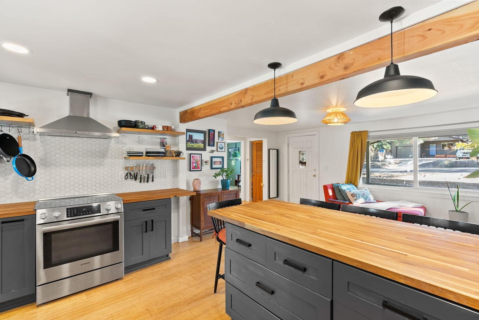 Photo of 845 NE 8th Street 22 of 35
