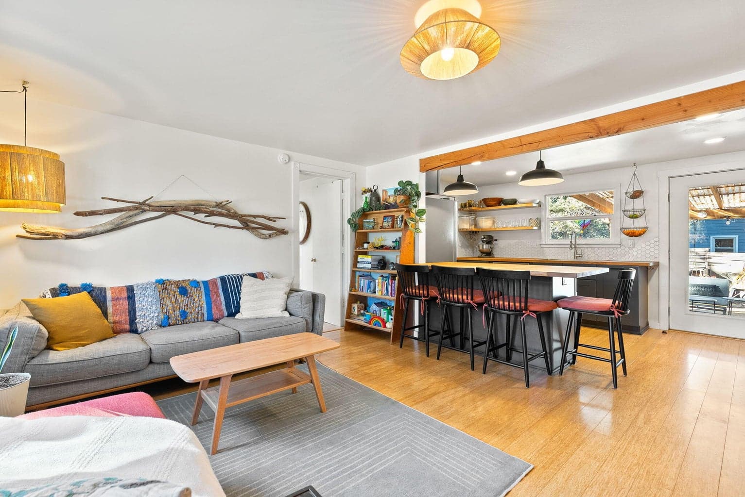 Photo of 845 NE 8th Street 27 of 35