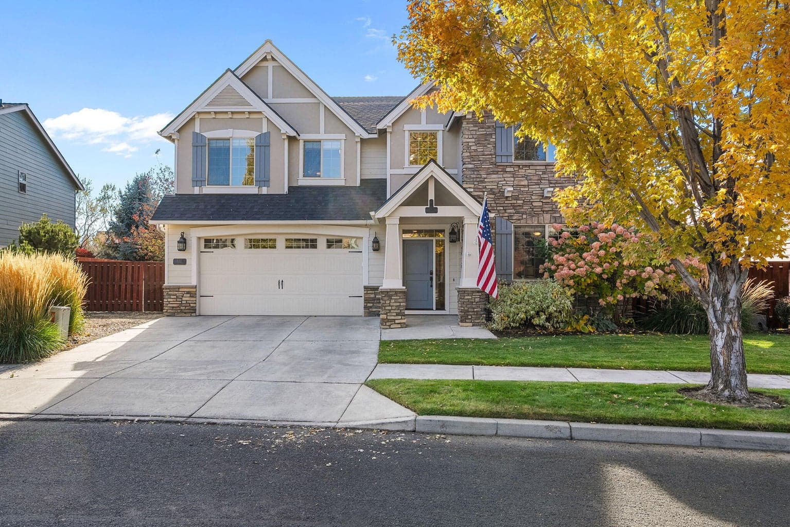 Photo of 647 28th 1 of 58