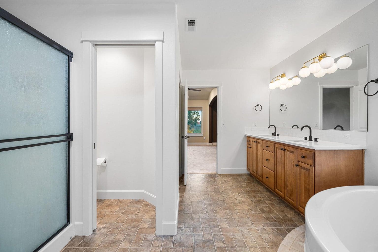 Photo of 647 NW 28th Street 30 of 58