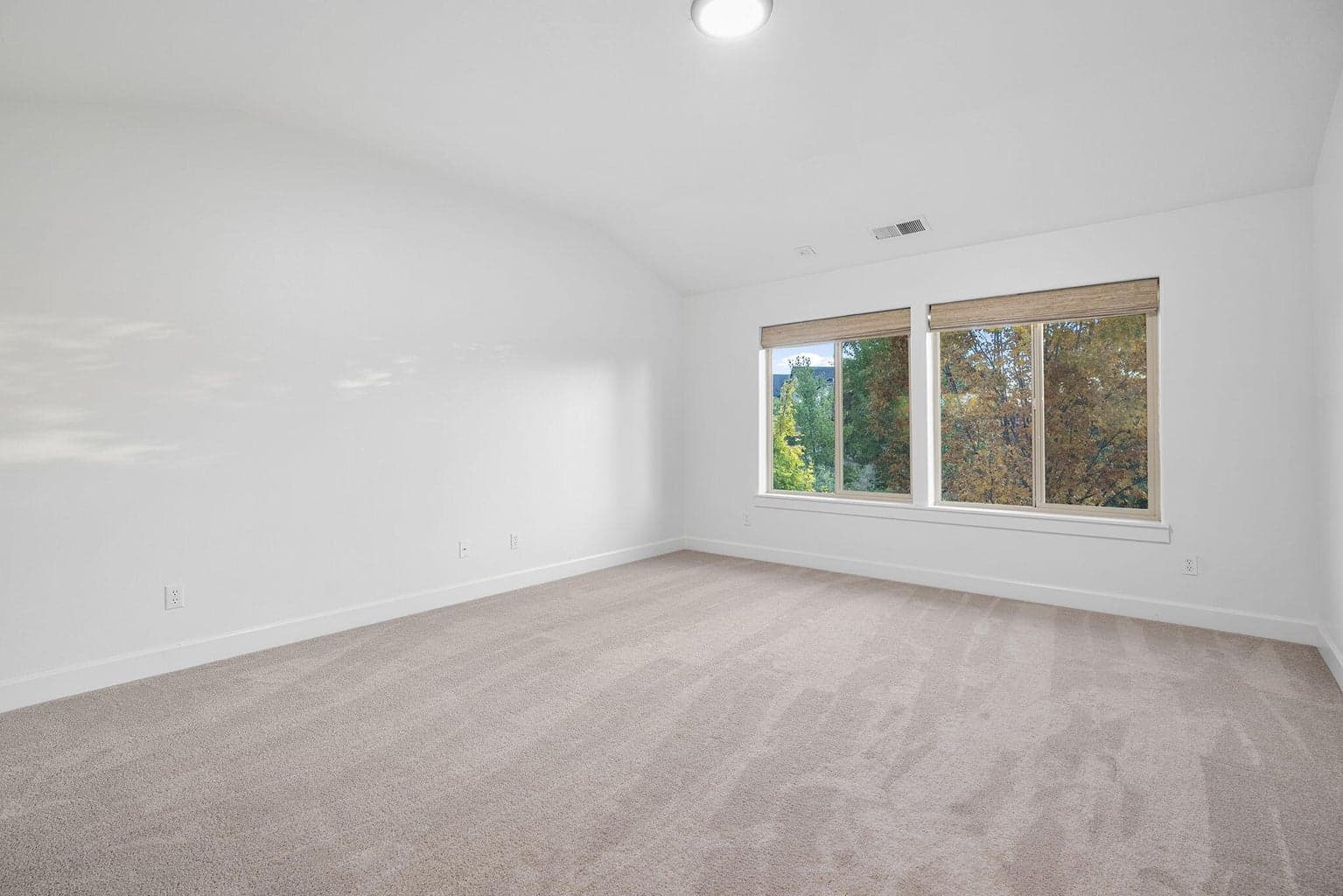 Photo of 647 NW 28th Street 33 of 58