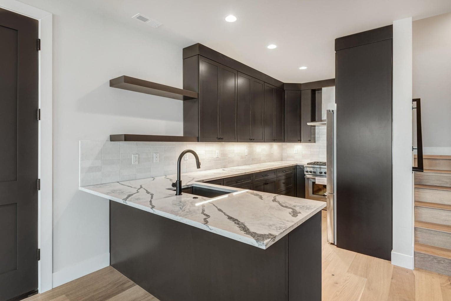 Photo of 334 Roosevelt 5 of 33