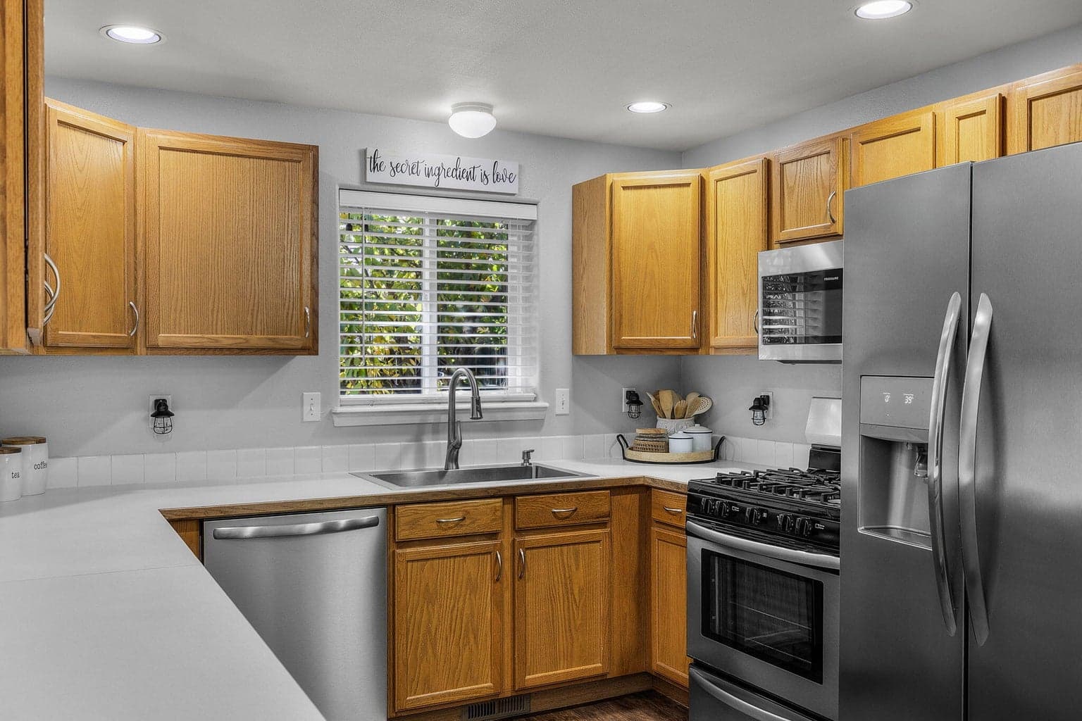 Photo of 2120 Maple Tree Court NW 8 of 38