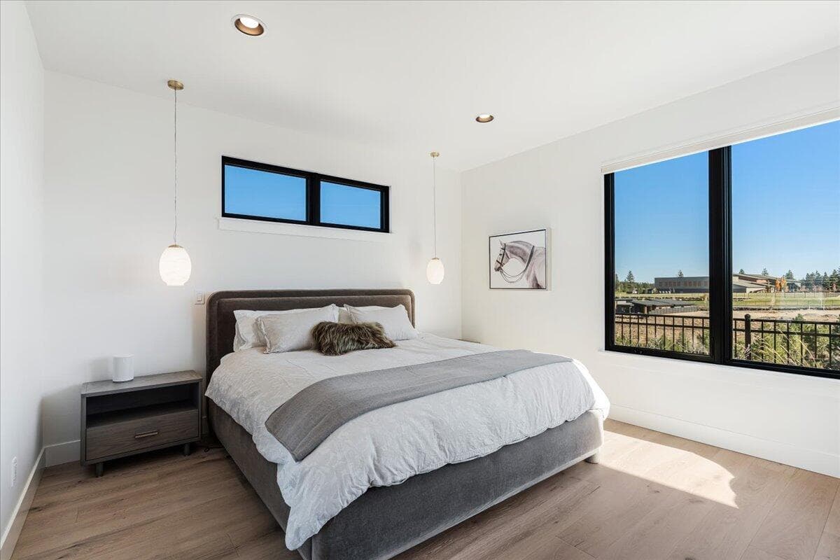 Main floor primary suite