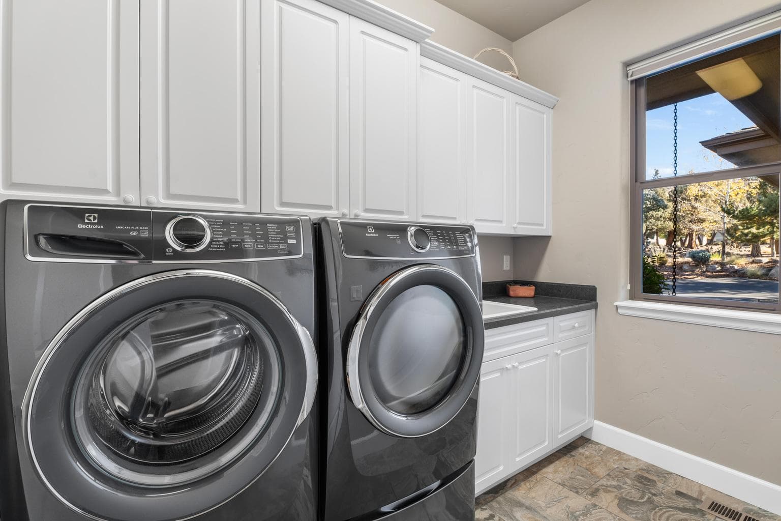 Photo of 1241 TRAIL CREEK Drive 22 of 87