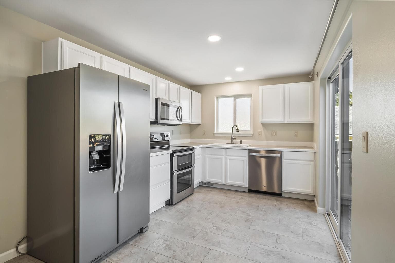 Photo of 2841 SW Pumice Avenue 6 of 27