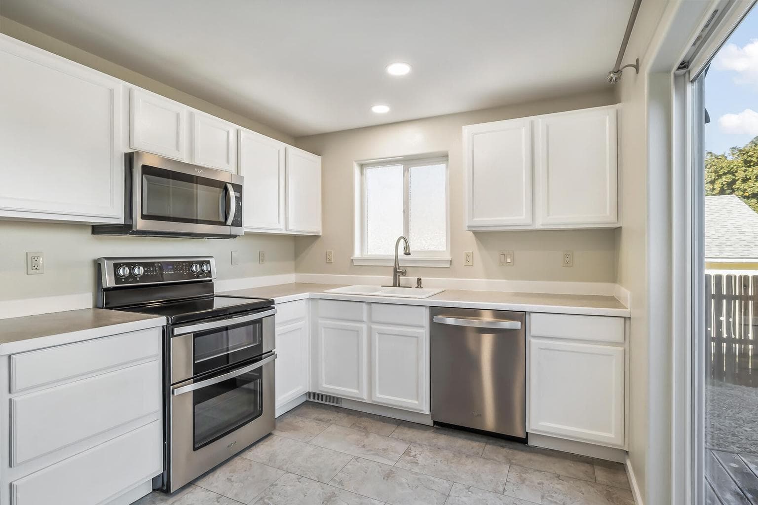 Photo of 2841 SW Pumice Avenue 7 of 27