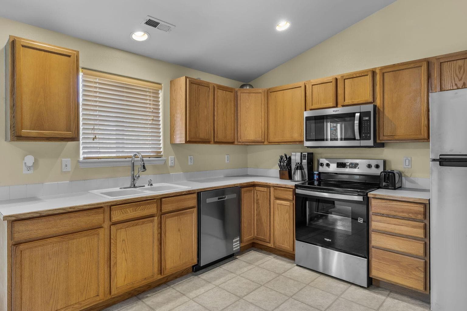 Photo of 1155 SW 31st Street 7 of 20