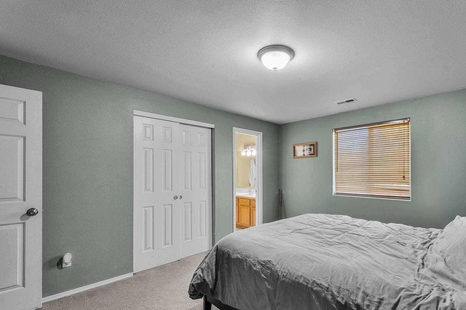 Photo of 1155 SW 31st Street 11 of 20