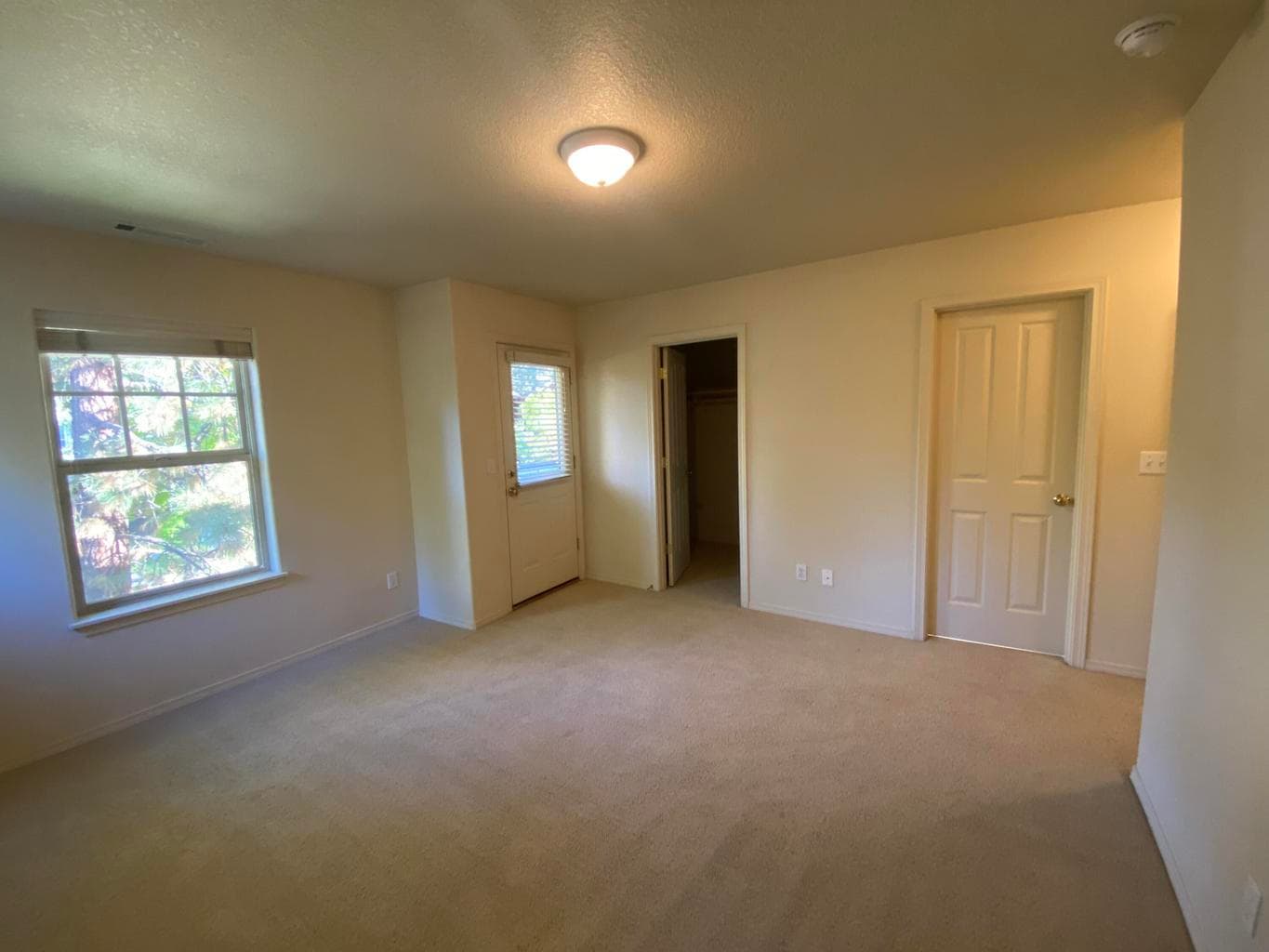 Photo of 1399 NW Fort Clatsop Street 19 of 29