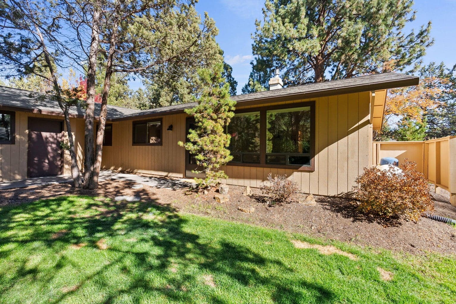 Photo of 61450 Little John Lane 3 of 32