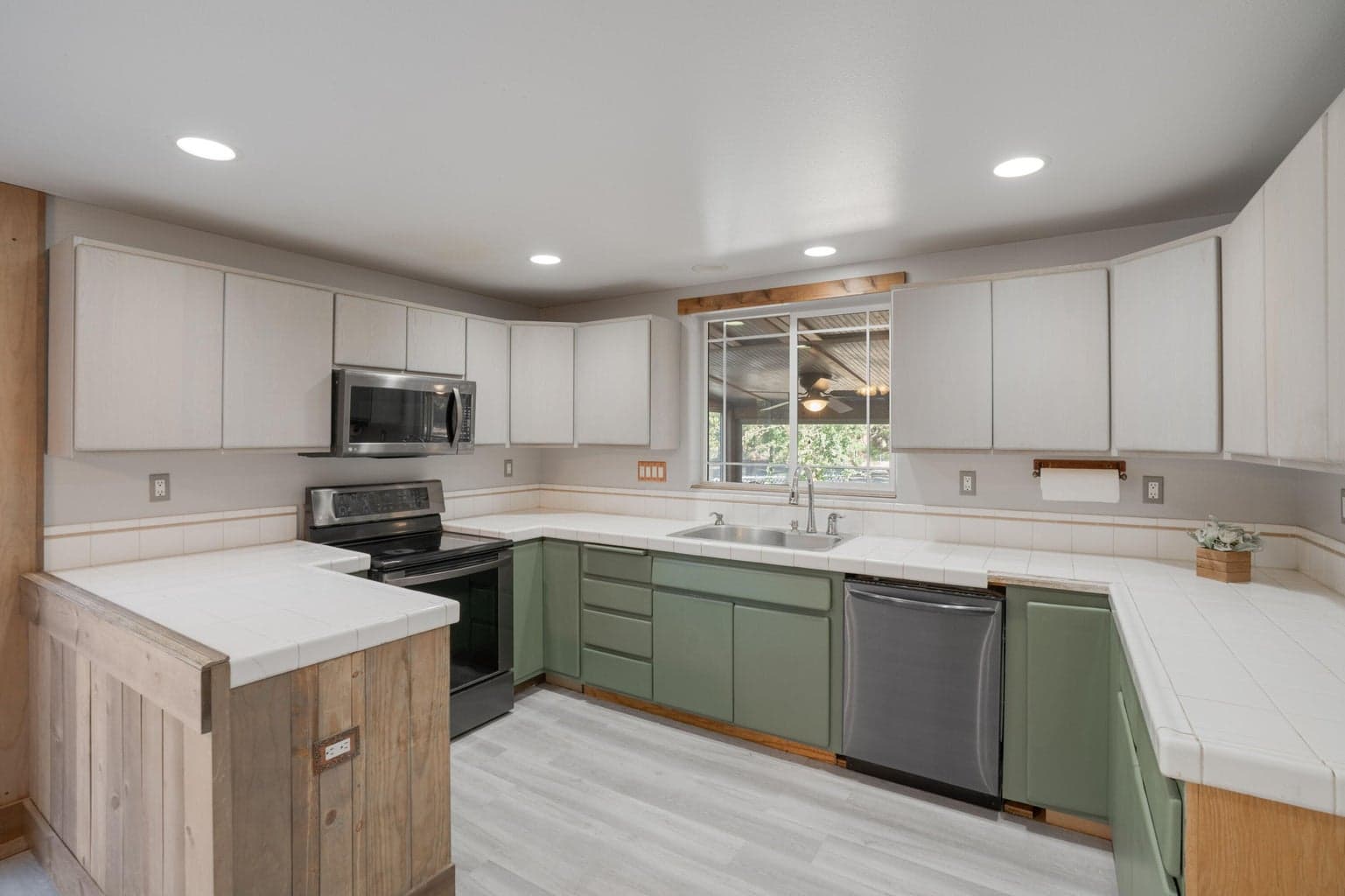Photo of 50732 S Fawn Drive 6 of 29