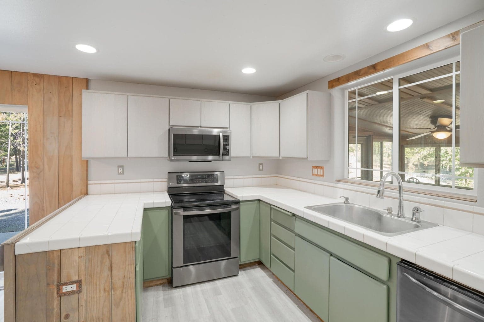 Photo of 50732 S Fawn Drive 9 of 29
