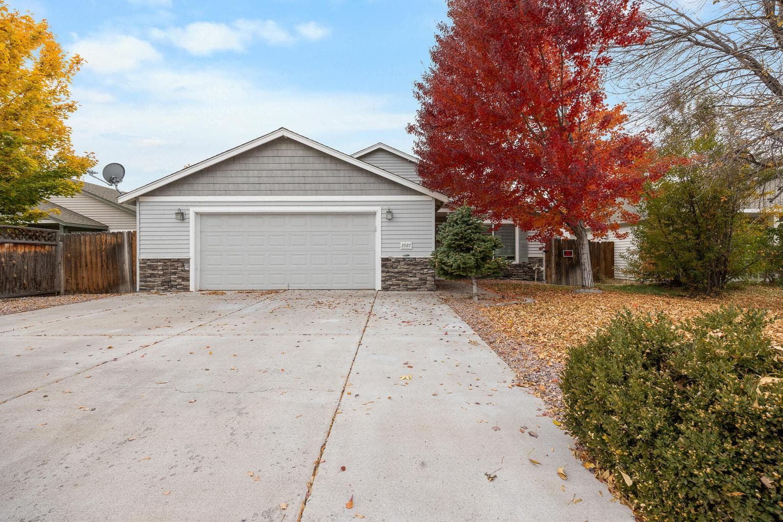 Photo of 2927 8th 1 of 19