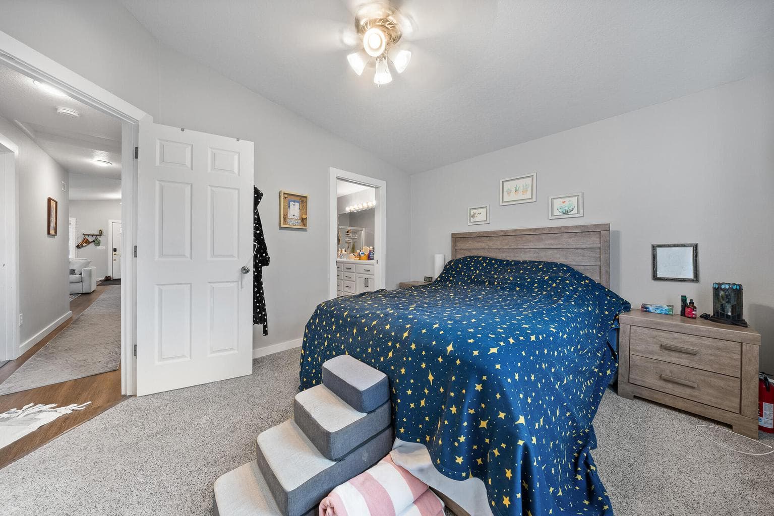 Photo of 2927 NW 8th Street 11 of 19