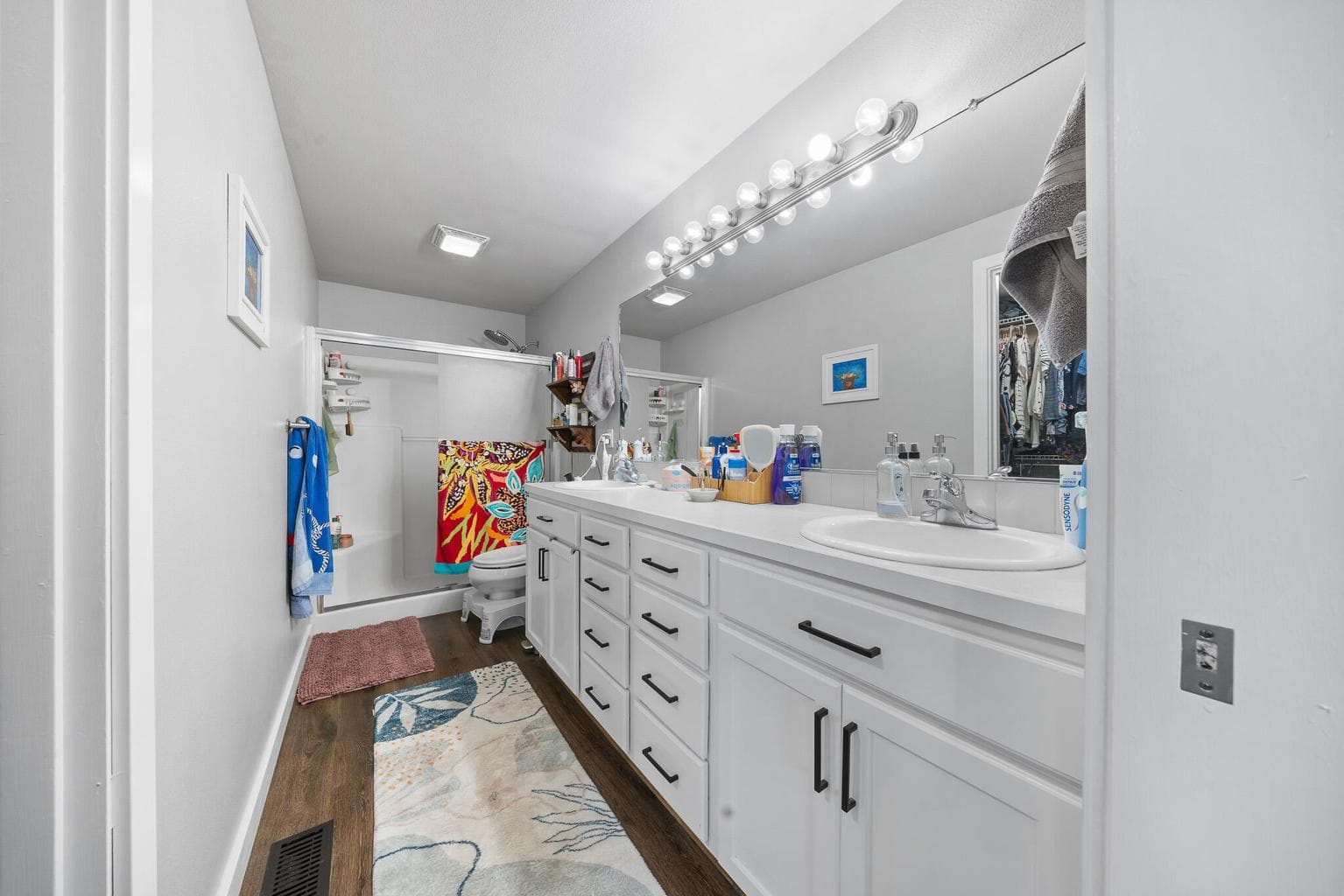 Photo of 2927 NW 8th Street 12 of 19