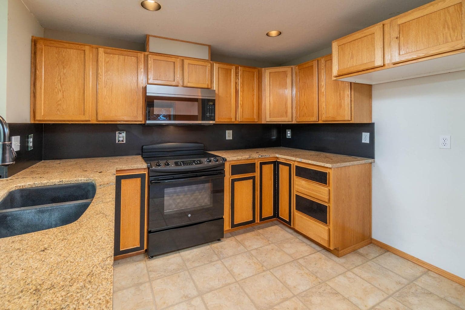 Photo of 3686 SW Bobby Jones Court 13 of 44