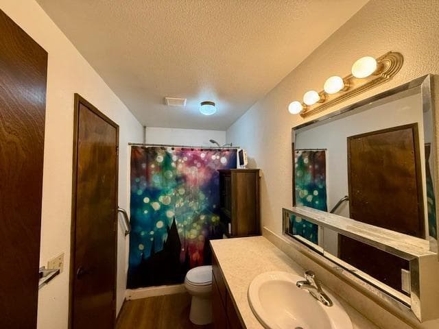 Photo of 112 NE Cowden Drive 10 of 15