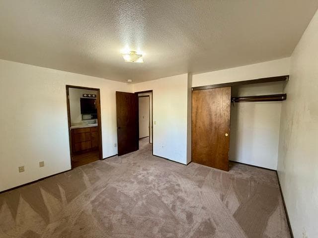 Photo of 112 NE Cowden Drive 11 of 15
