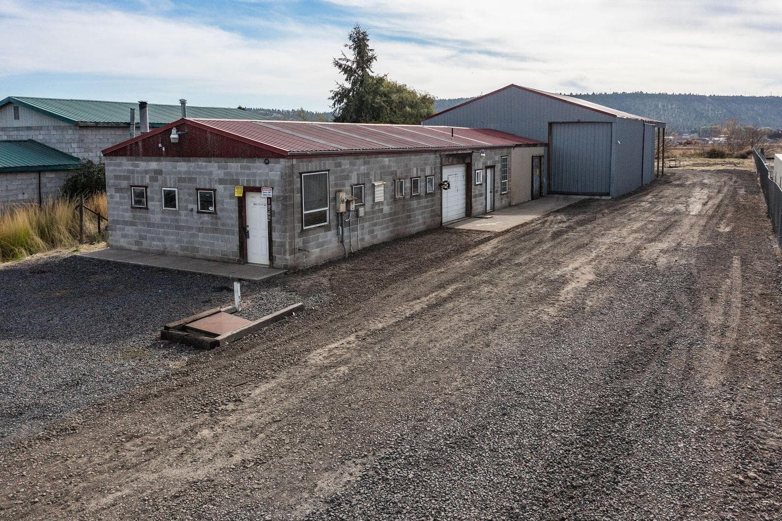Photo of 1942 NW Industrial Park Road 28 of 48