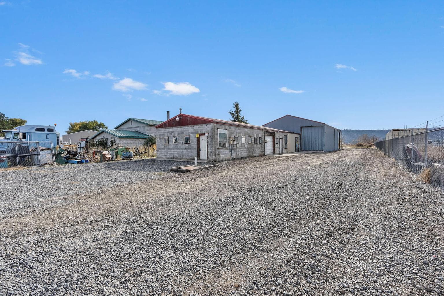 Photo of 1942 NW Industrial Park Road 35 of 48