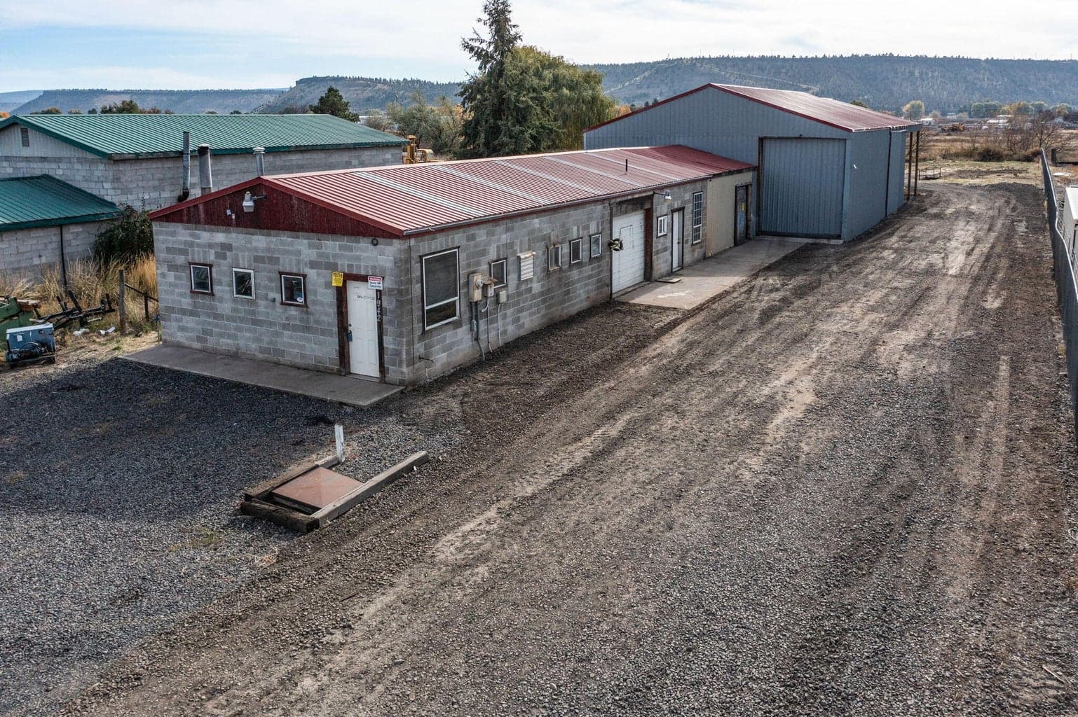 Photo of 1942 NW Industrial Park Road 47 of 48