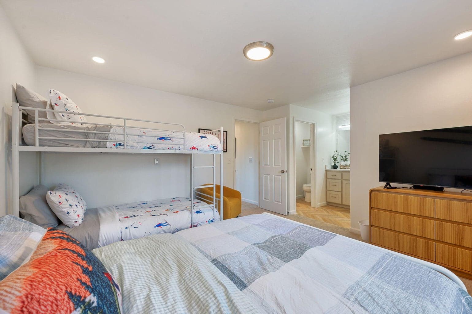 Photo of 63341 Lavacrest Street 34 of 60