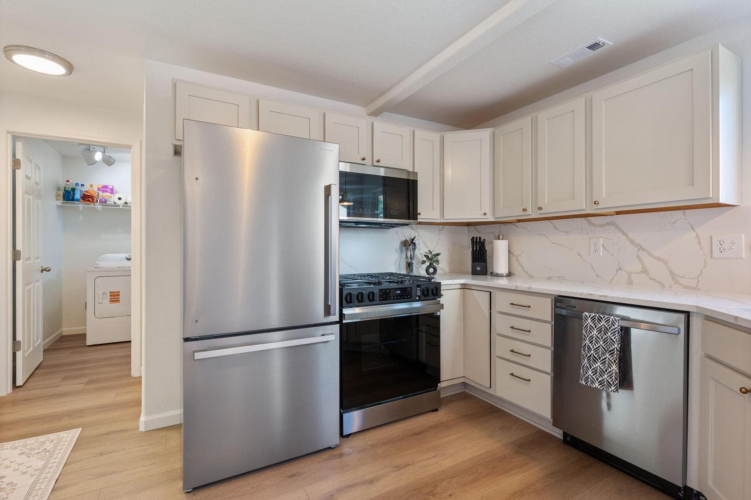 Photo of 63341 Lavacrest Street 12 of 60