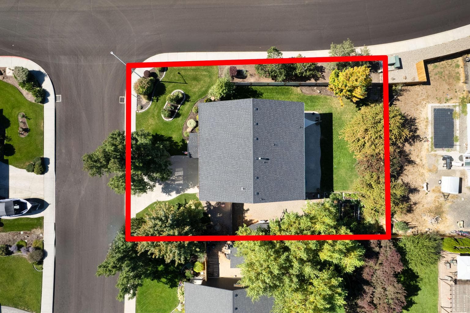 Photo of 1653 NW Spruce Place 8 of 37