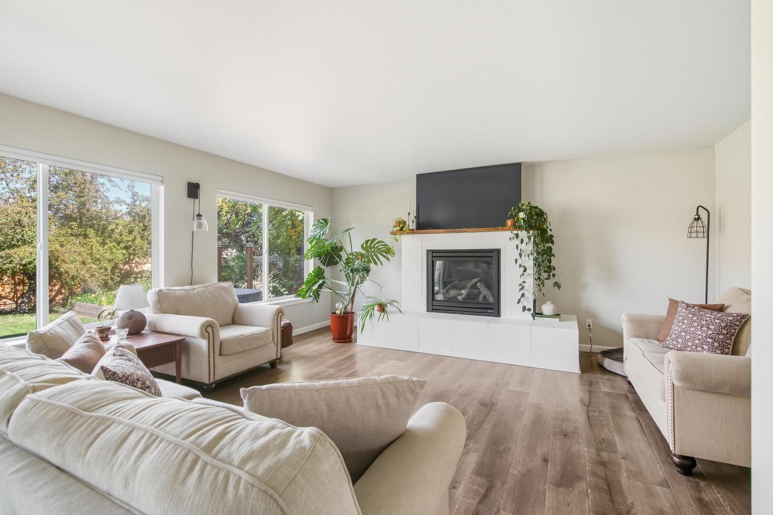 Photo of 1653 NW Spruce Place 11 of 37