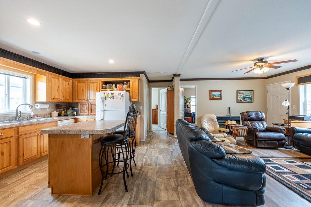 Photo of 2456 Mariposa 4 of 25