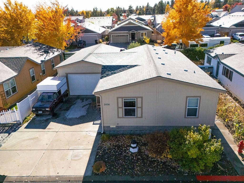 Photo of 2456 Mariposa 1 of 25