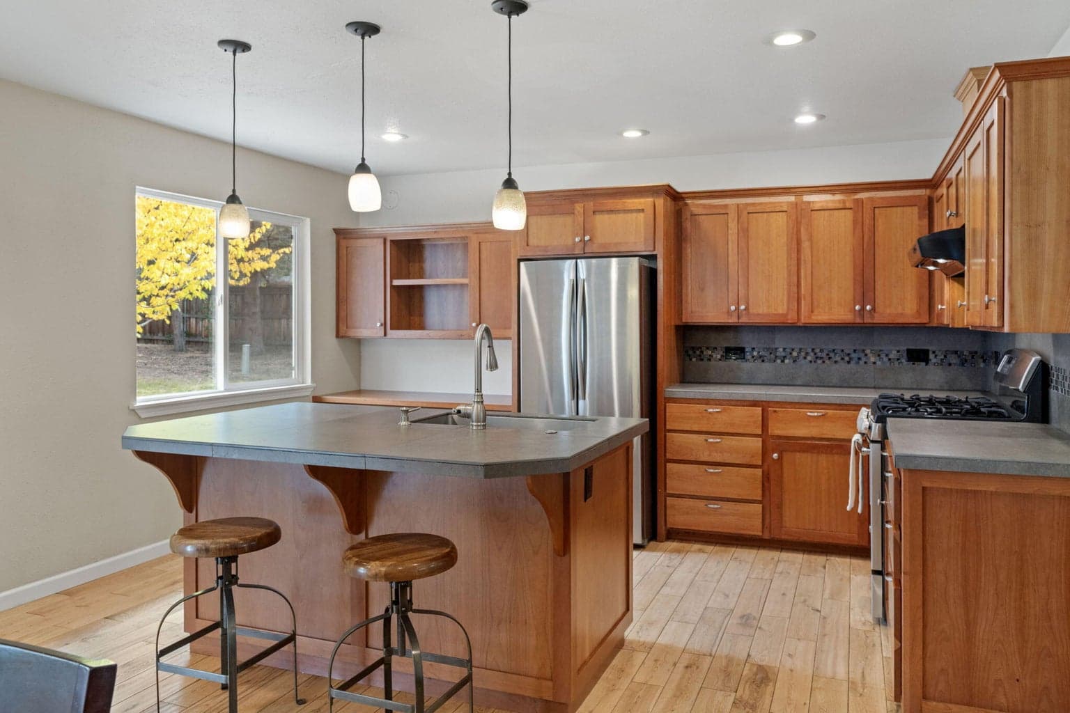 Photo of 1848 NE 14th Street 8 of 37