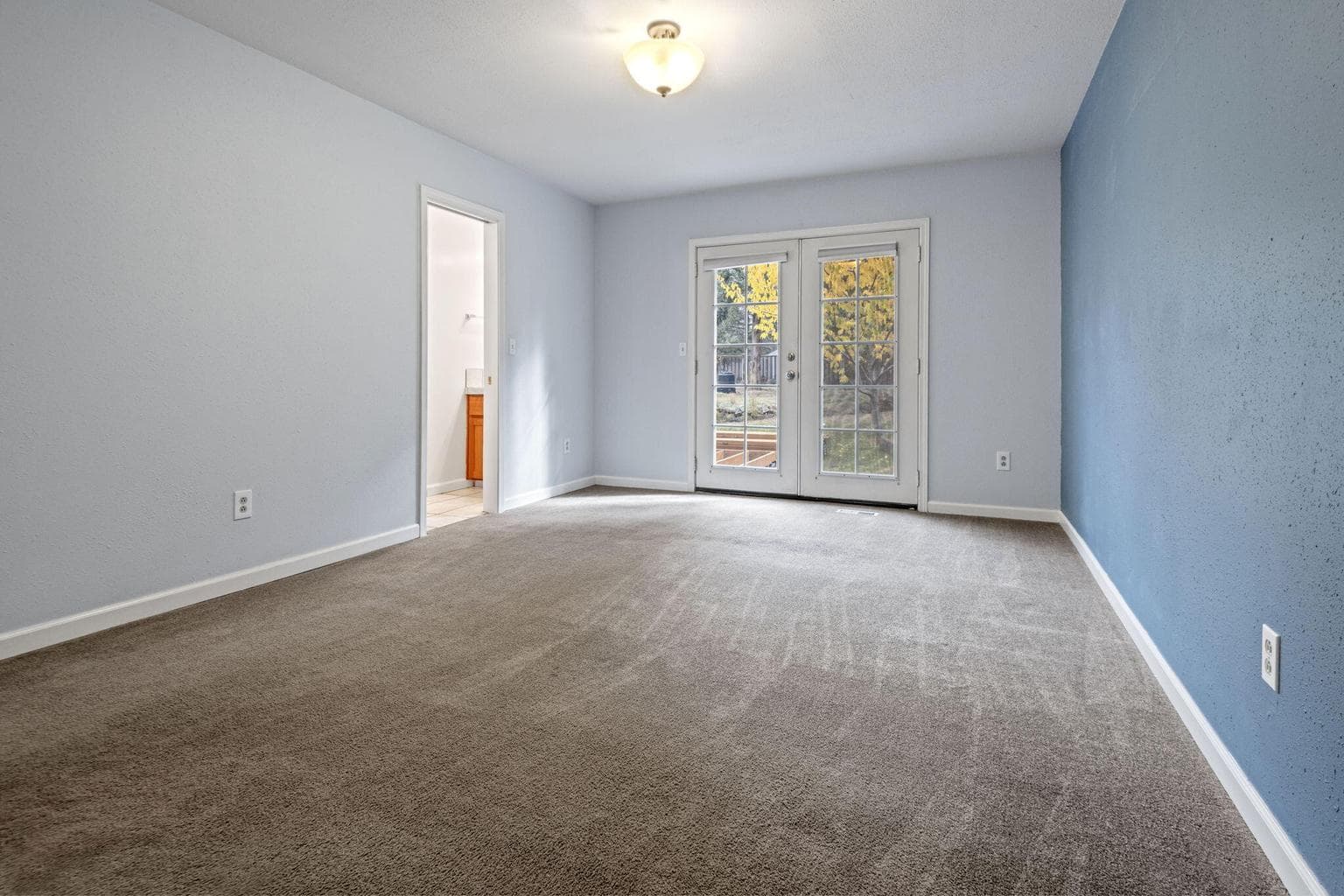 Photo of 1848 NE 14th Street 11 of 37