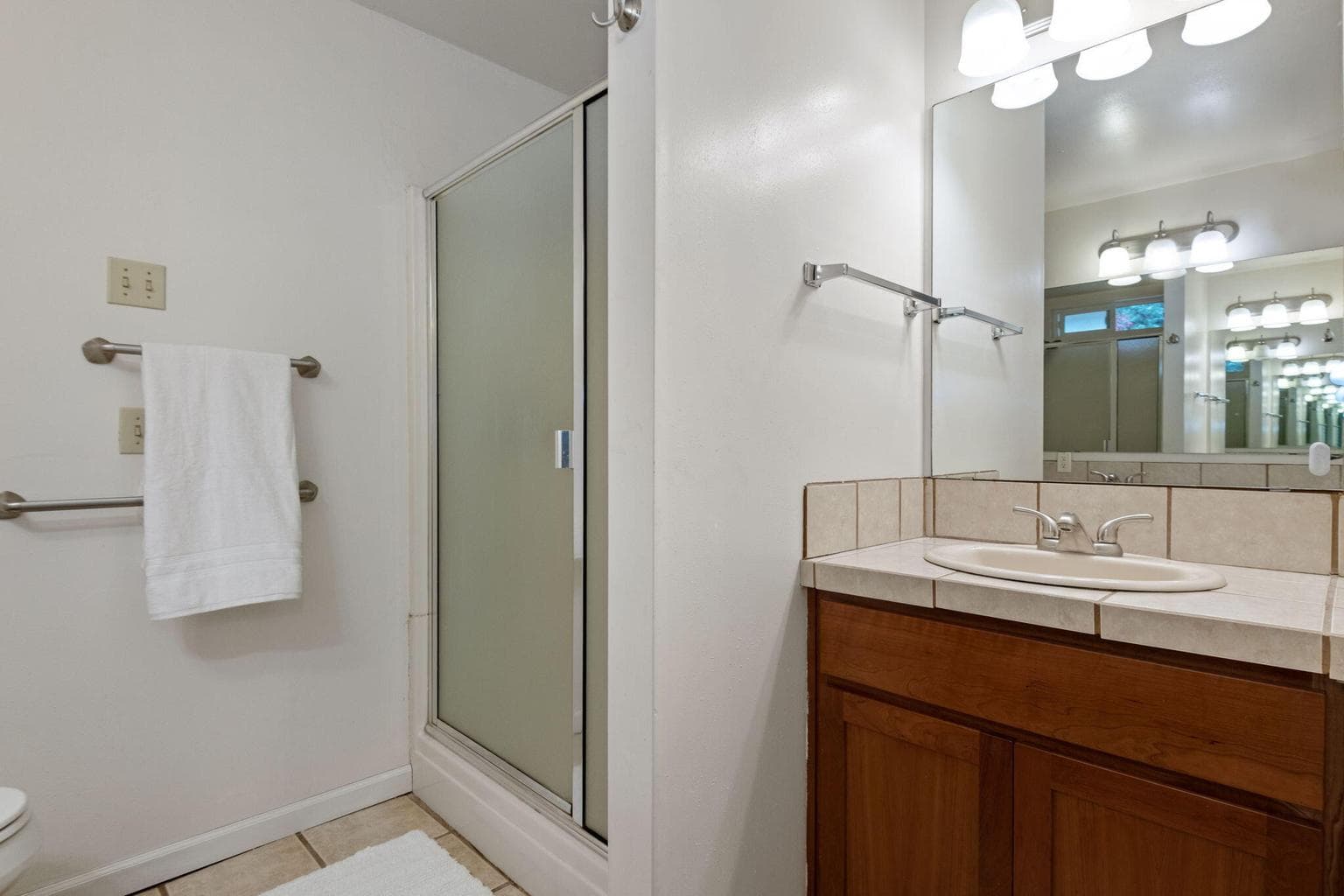 Photo of 1848 NE 14th Street 13 of 37