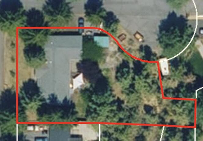 This home is located on .41 acre lot on a cul-de-sac.