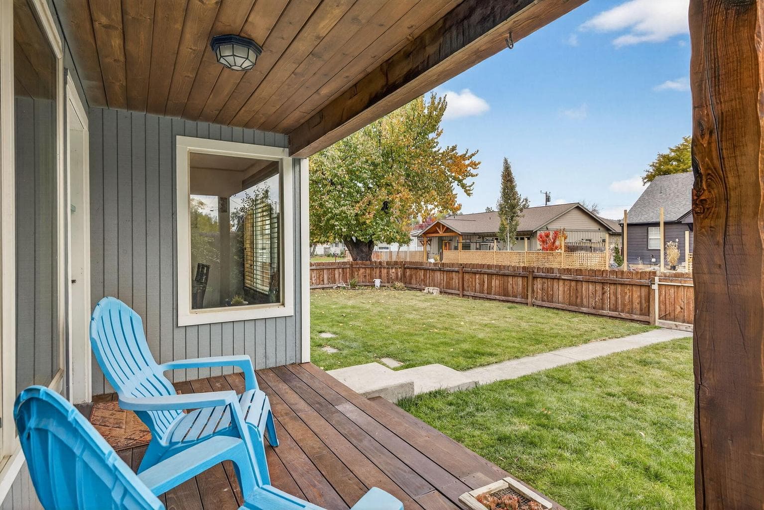 Photo of 1125 NE McRae Court 10 of 64