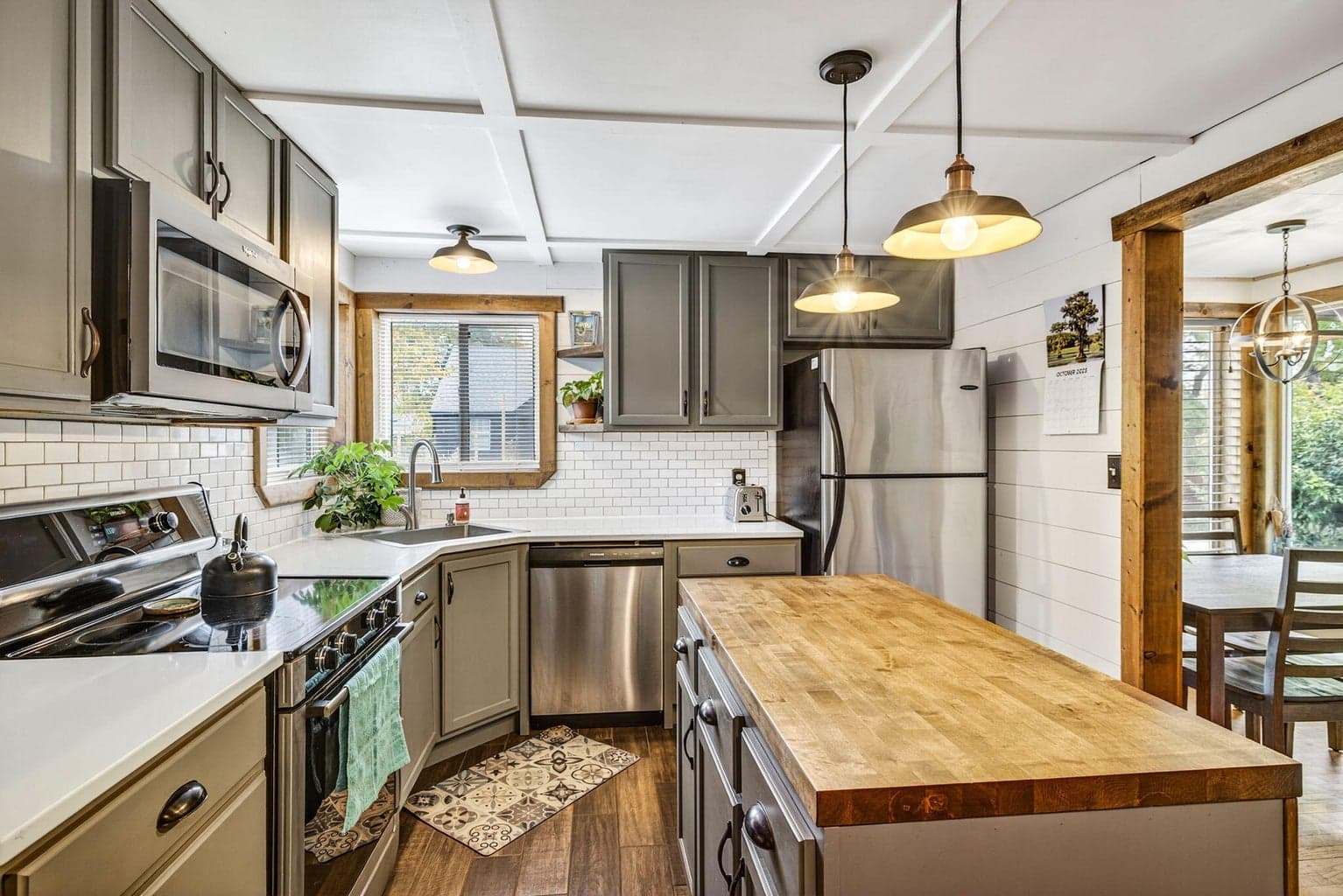 Photo of 1125 NE McRae Court 19 of 64