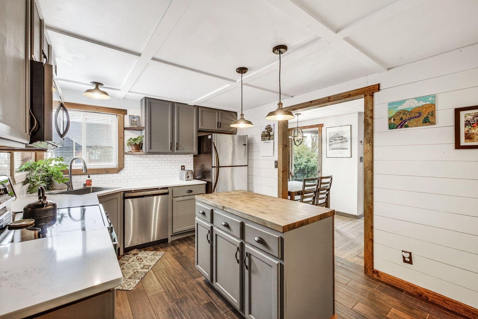 Photo of 1125 NE McRae Court 20 of 64