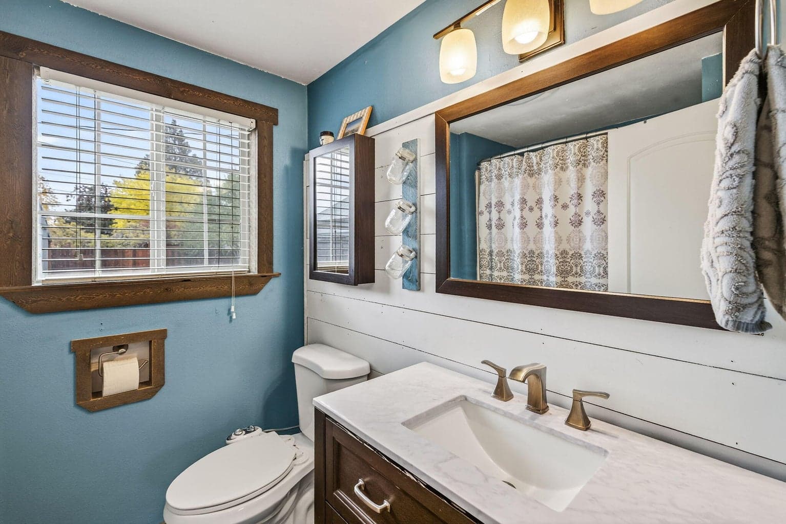 Photo of 1125 NE McRae Court 26 of 64
