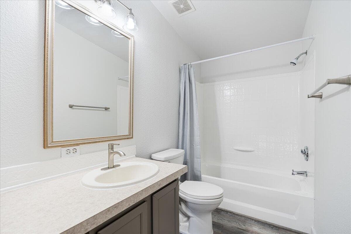 secondary bathroom
