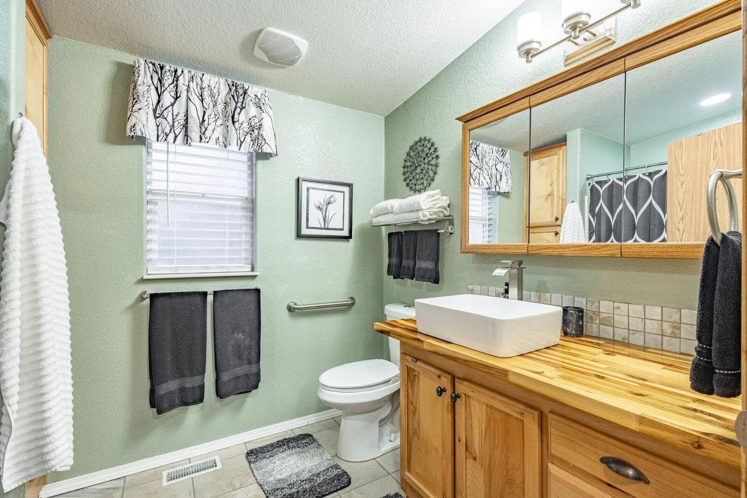 Photo of 16911 Indigo Lane 17 of 53