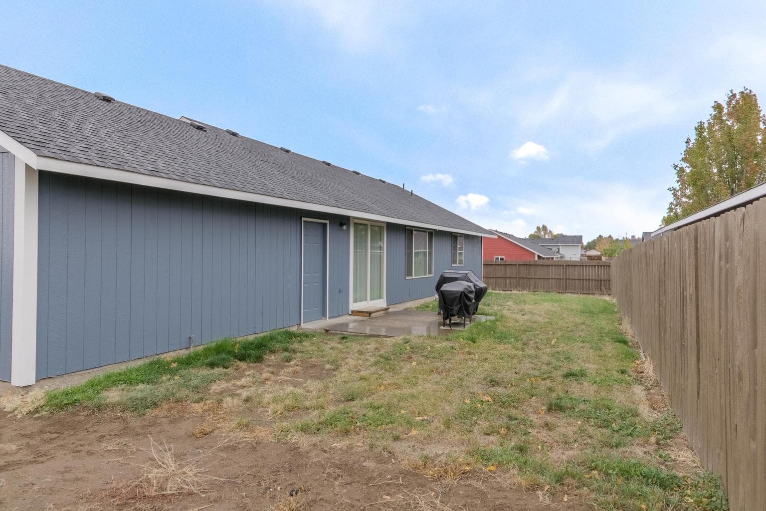 Photo of 2068 NE Elk Street 6 of 28