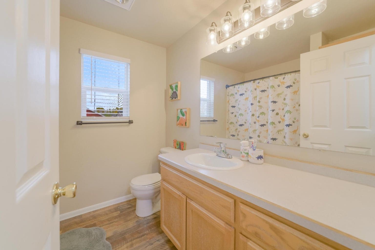 Photo of 2068 NE Elk Street 23 of 28