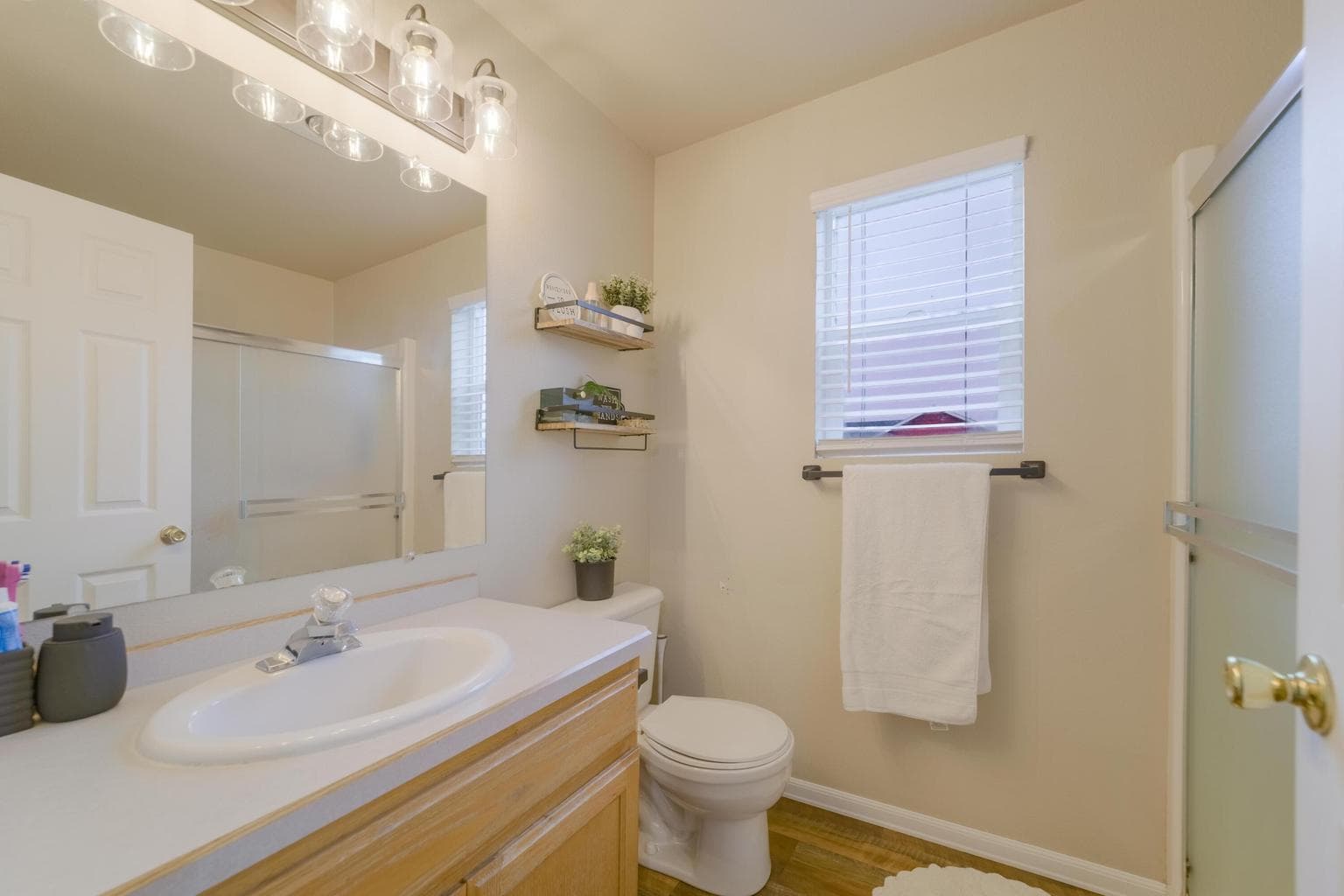 Photo of 2068 NE Elk Street 28 of 28