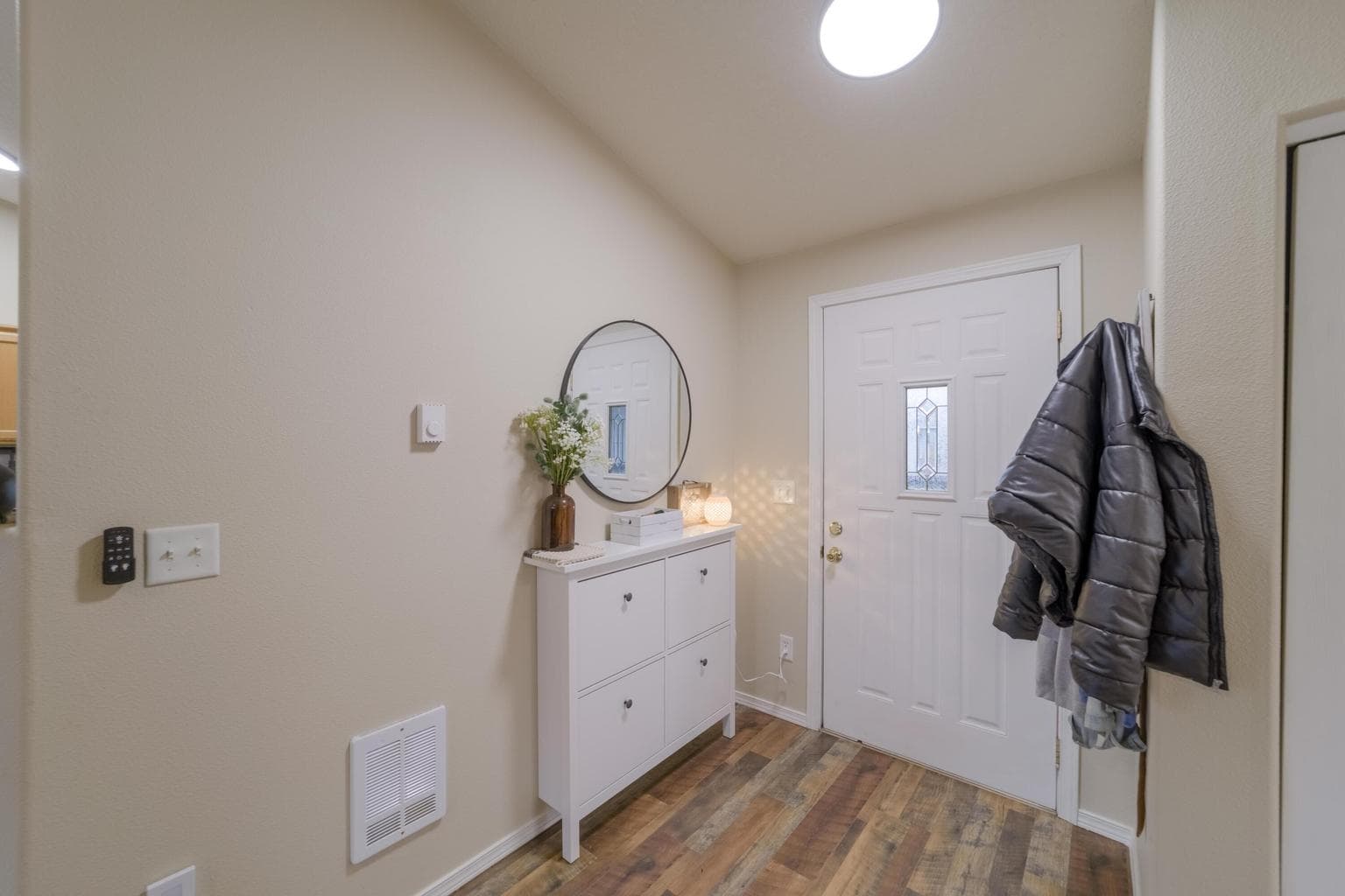 Photo of 2068 NE Elk Street 9 of 28