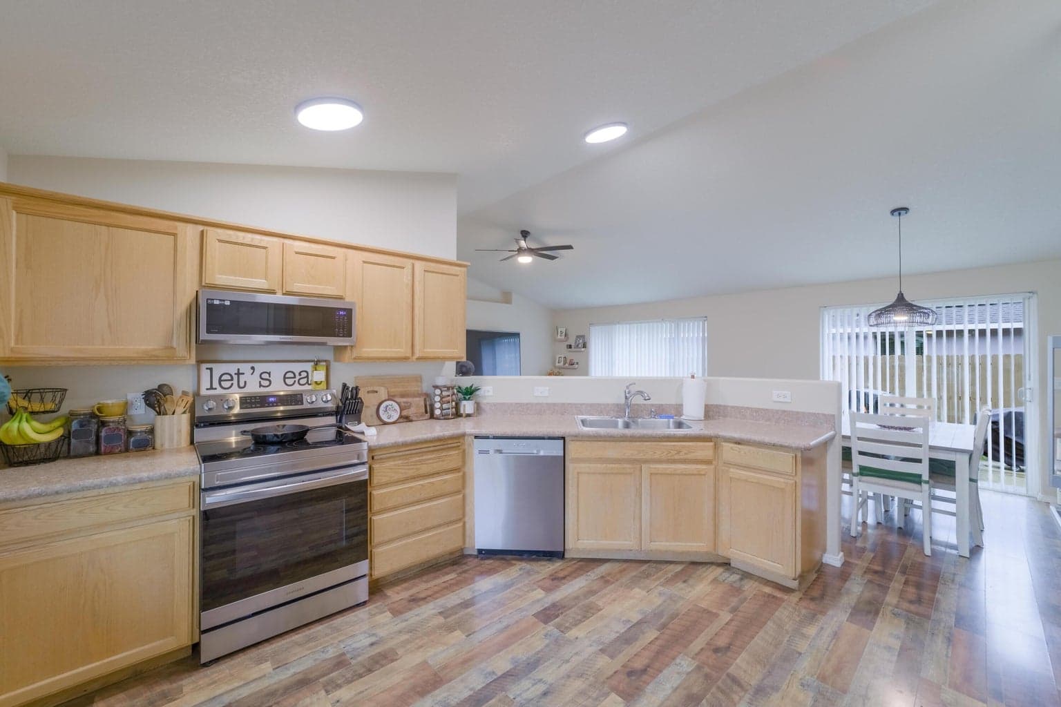 Photo of 2068 NE Elk Street 18 of 28