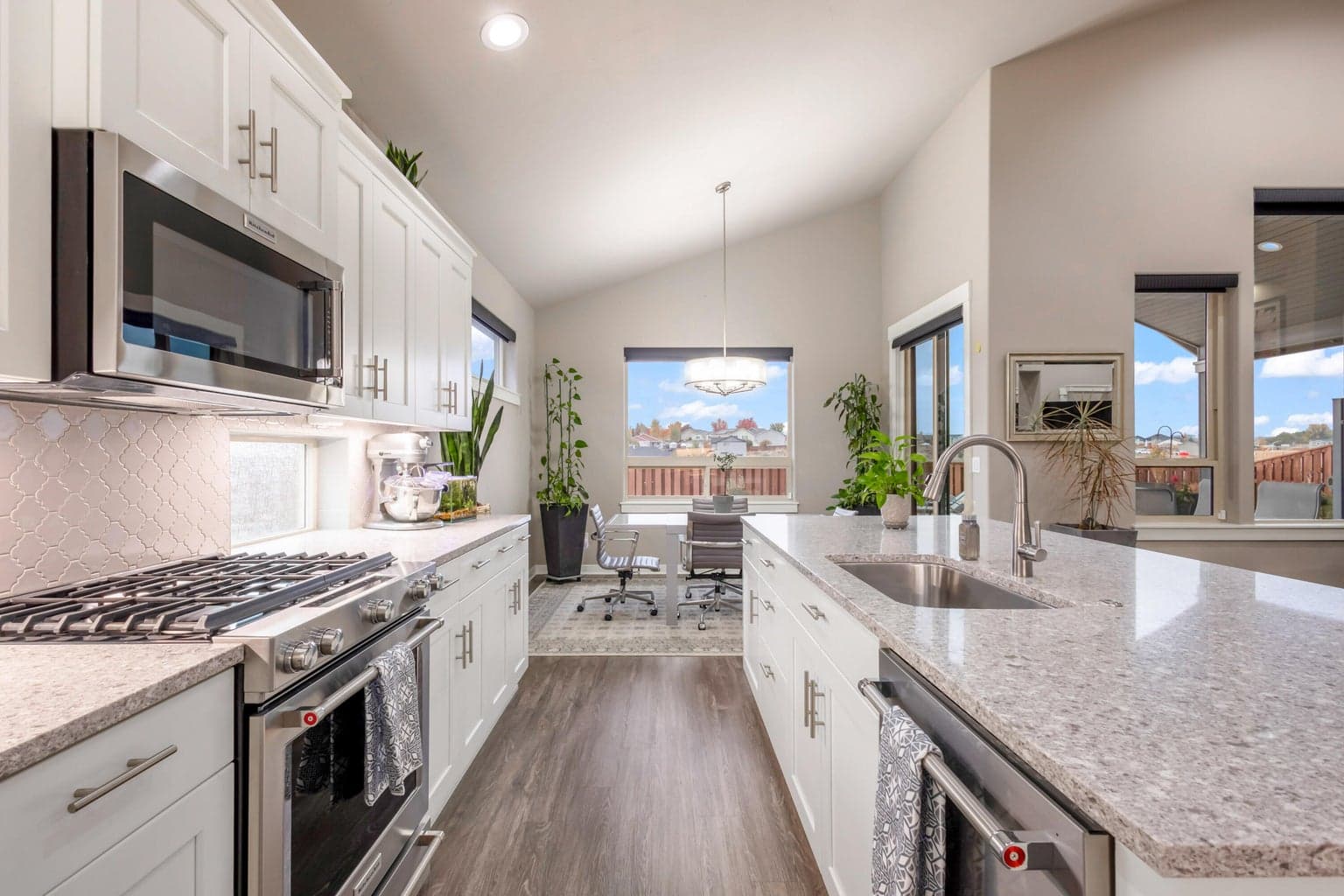 Photo of 887 NE Hudspeth Circle 12 of 65