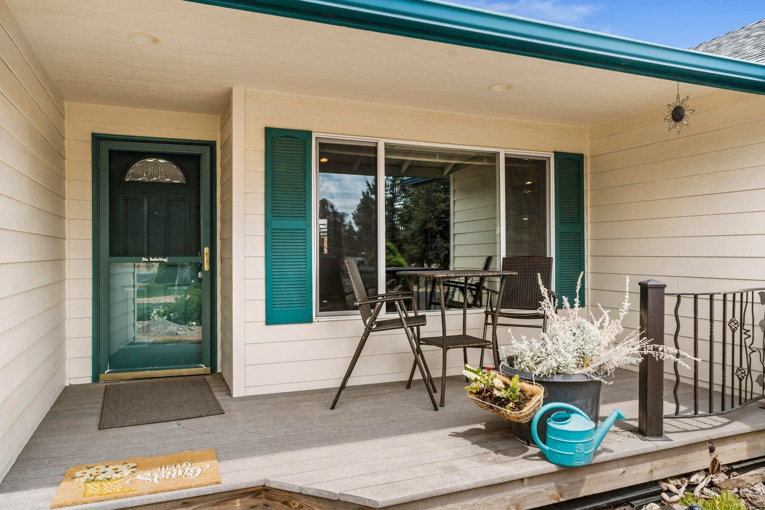 Photo of 5745 Zamia 4 of 57